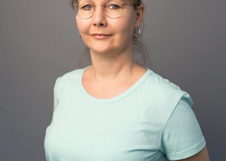 Petra Hauser, Radiologietechnologie in der Radiologiepraxis Oberpullendorf, Porträt in einer professionellen Umgebung