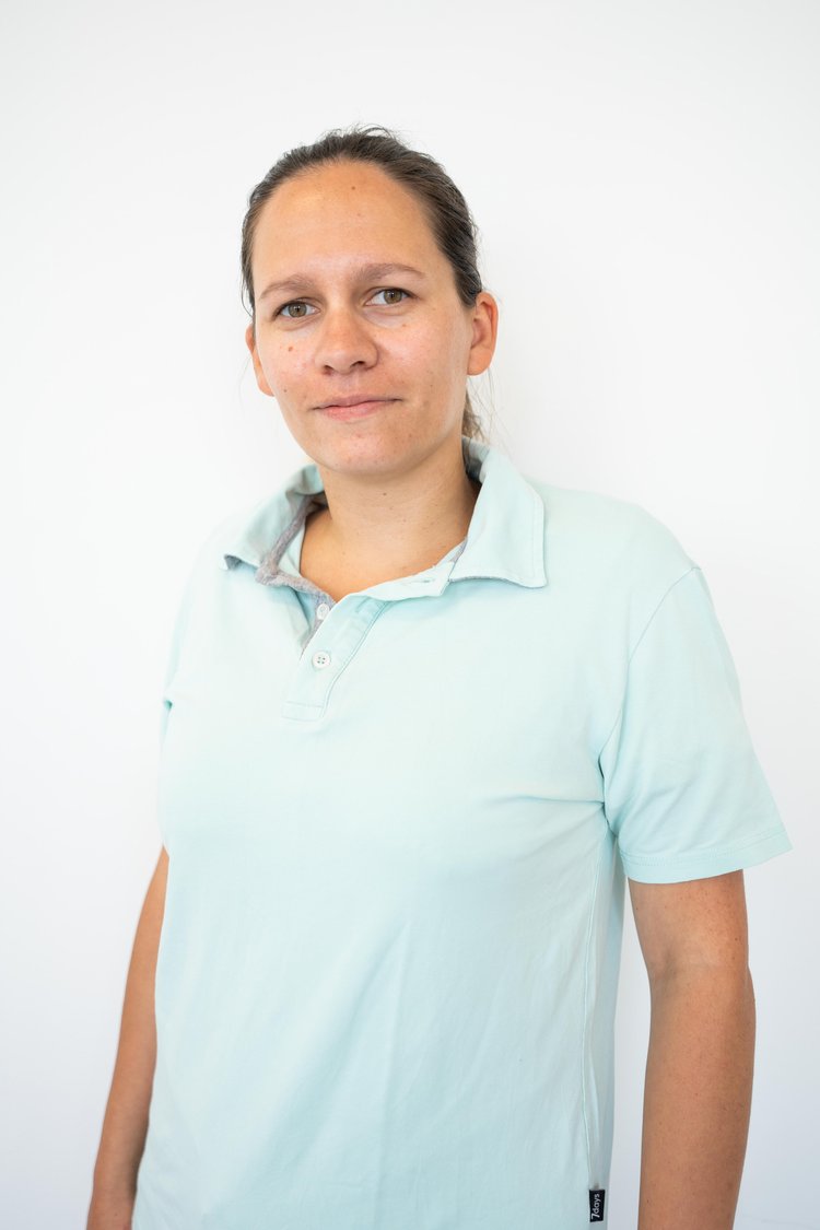 Ivana Galesic, Radiologietechnologie in der Radiologiepraxis Oberpullendorf, Porträt in einer professionellen Umgebung