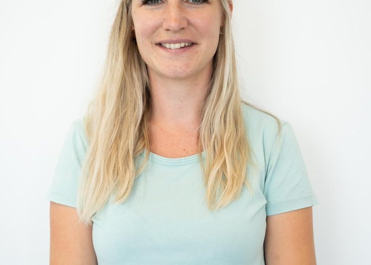 Tina Zechmeister, Radiologietechnologie in der Radiologiepraxis Oberpullendorf, Porträt in einer professionellen Umgebung