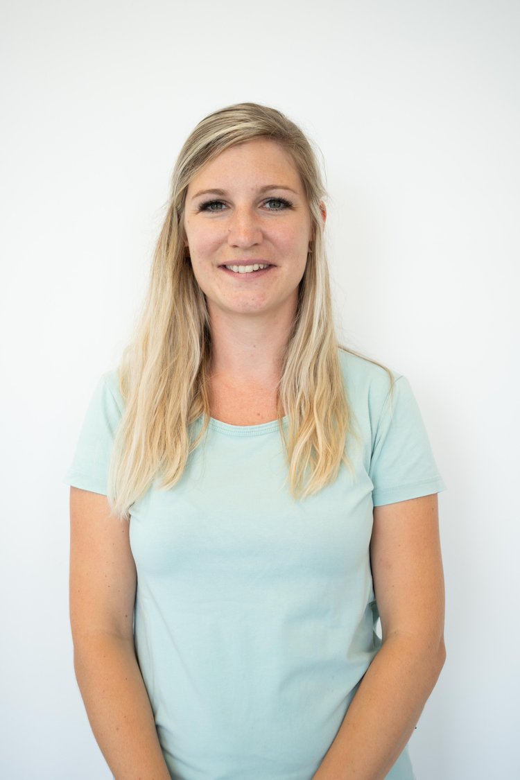 Tina Zechmeister, Radiologietechnologie in der Radiologiepraxis Oberpullendorf, Porträt in einer professionellen Umgebung